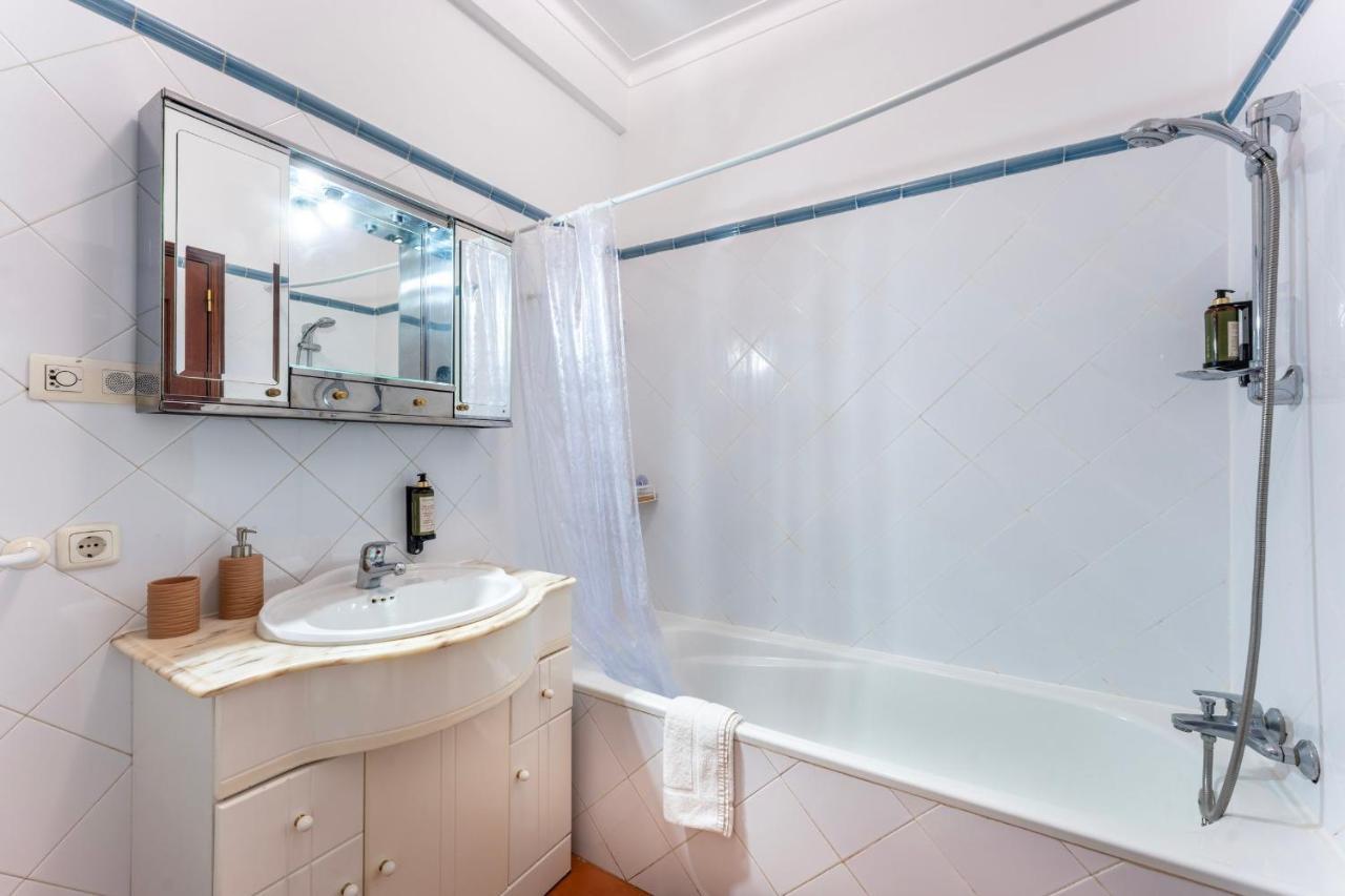 Peaceful 1 Bdr Apartment W/ Balcony By Lovelystay Almancil Esterno foto